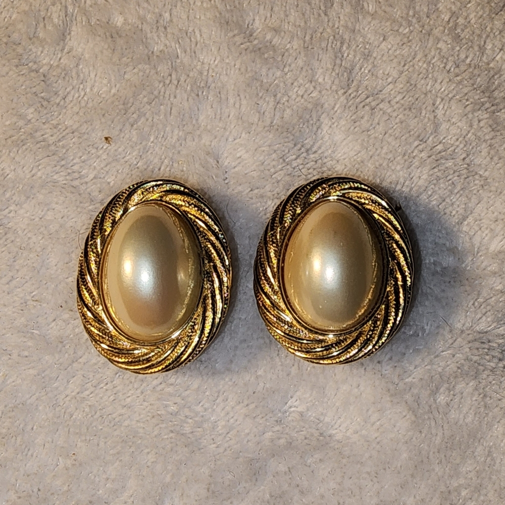 Vintage Trifari Gold-Tone Clip-On Earrings with Faux Pearl Cabochons - Picture 3 of 6